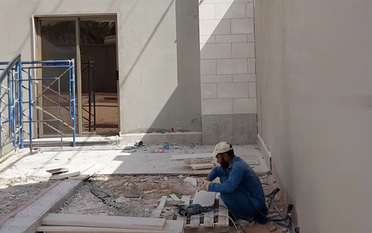 تفاصيل الحجر وتجهيز الموقع
