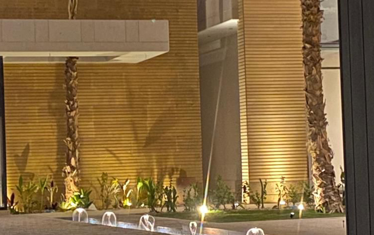 أعمال البناء والتشييد والمقاولات العامة